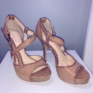 Coach Amina heels 6B